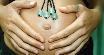 Piercings in der Schwangerschaft auswechseln