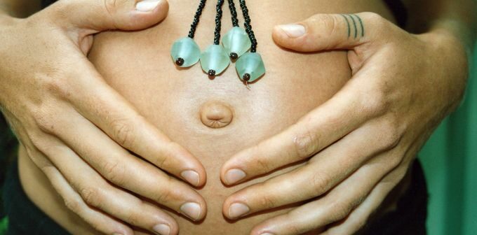 Piercings in der Schwangerschaft auswechseln