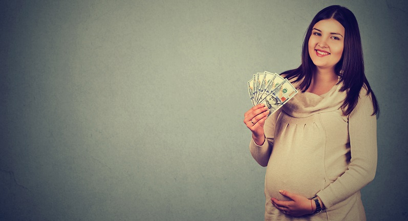 Die gesetzlichen Krankenkassen zahlen das Mutterschaftsgeld, welches sieben Wochen vor dem errechneten Geburtstermin beantragt werden kann. (#03)
