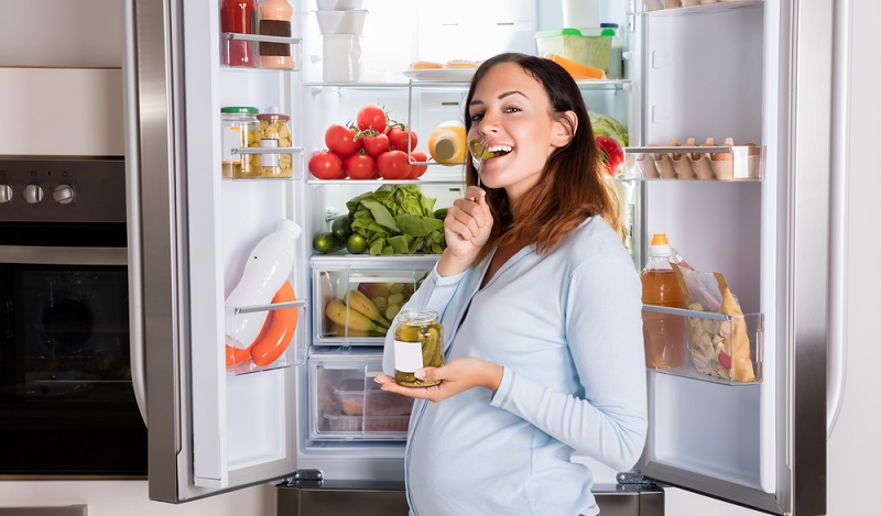 Nährstoffe Schwangerschaft: Die meisten Schwangeren kennen diese starken Gelüste auf zum Teil verrückte Essenskombinationen. (#02)