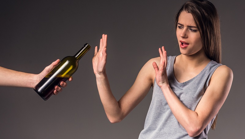 Eine gesunde Lebensweise, Verzicht auf Alkohol und Zigaretten sowie möglichst wenig Stress tragen dazu bei, dass die Wahrscheinlichkeit, schwanger zu werden, steigt.