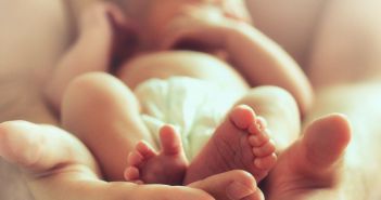 Zusammenhang zwischen Geburtsgewicht und Fettlebererkrankung bei jungen (Foto: AdobeStock - BazziBa 118232145)